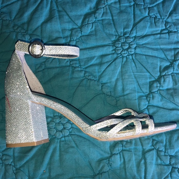 Heels - Picture 2 of 3